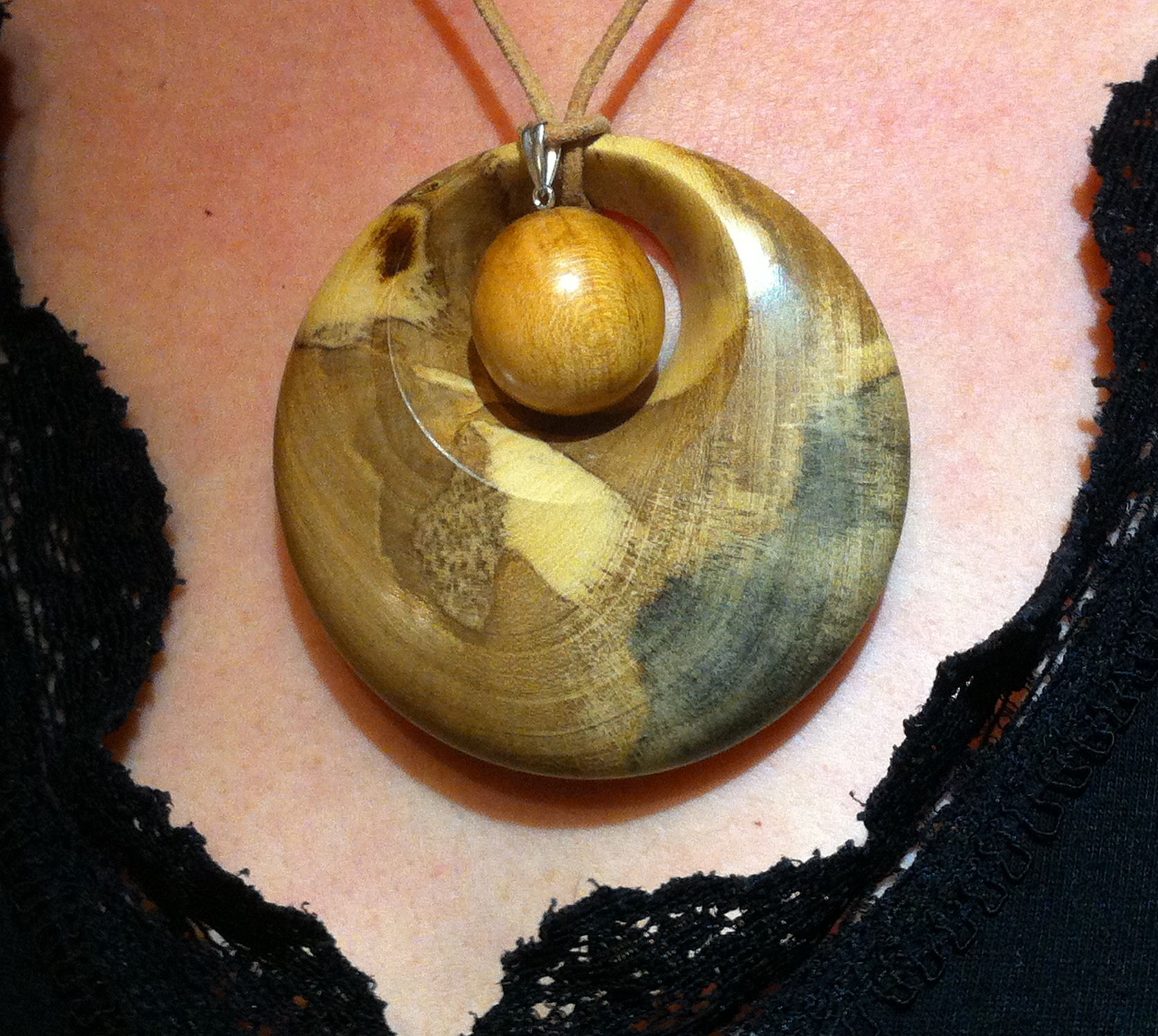 Collier en oranger et cerisier